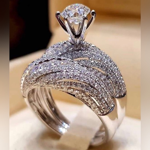 2pcs/Set Gorgeous Cubic Zirconia Rings - Picture 1 of 3